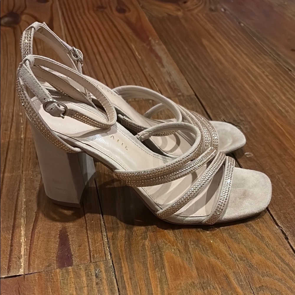 Kelly & Katie Cream Tan Elegant Heels - Picture 2 of 3